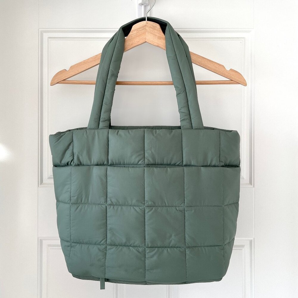 LULULEMON | Puffy Grid Tote (12L) - Picture 2 of 9